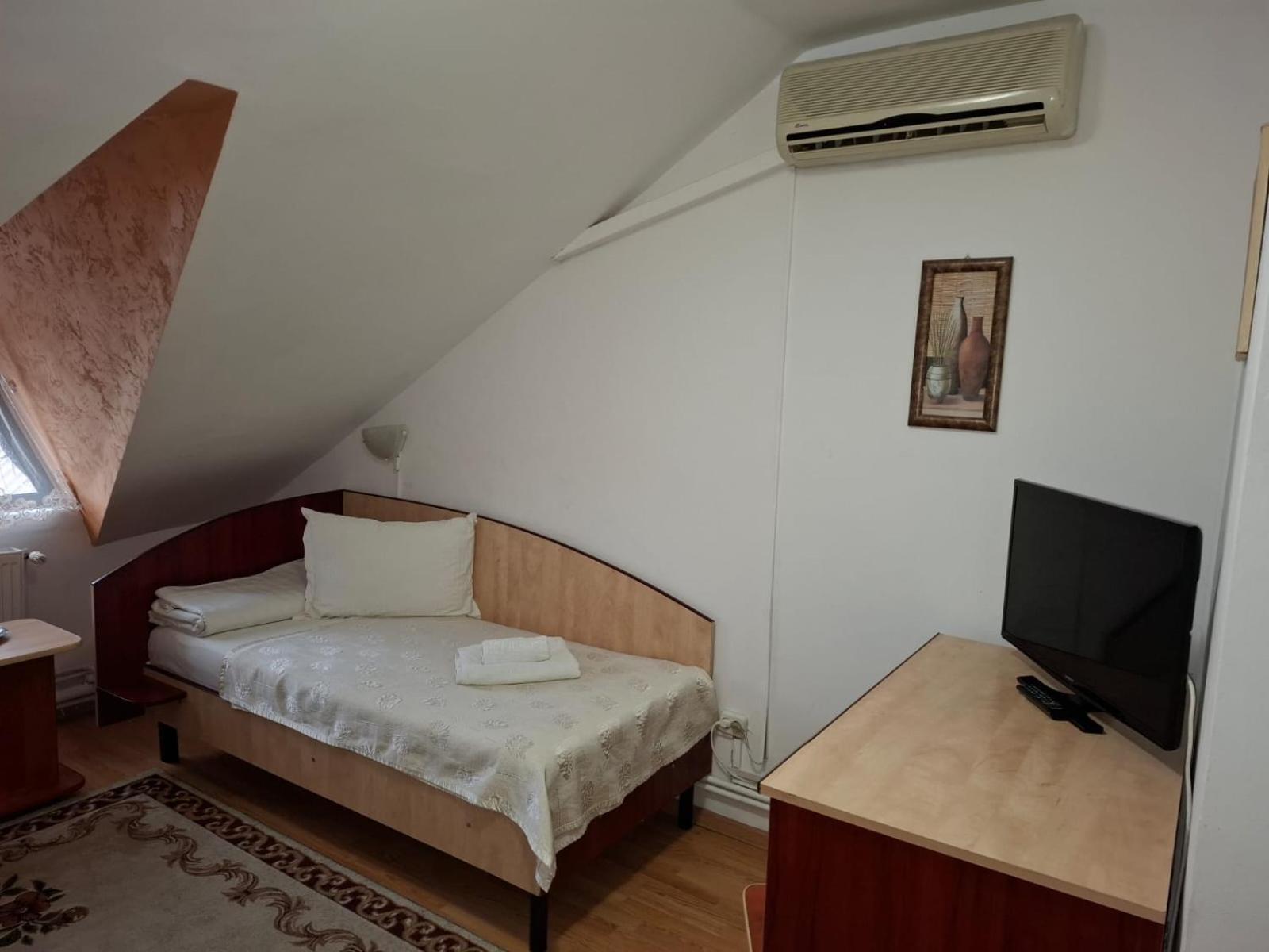 Casa Boiereasca Hotell Iasi Eksteriør bilde