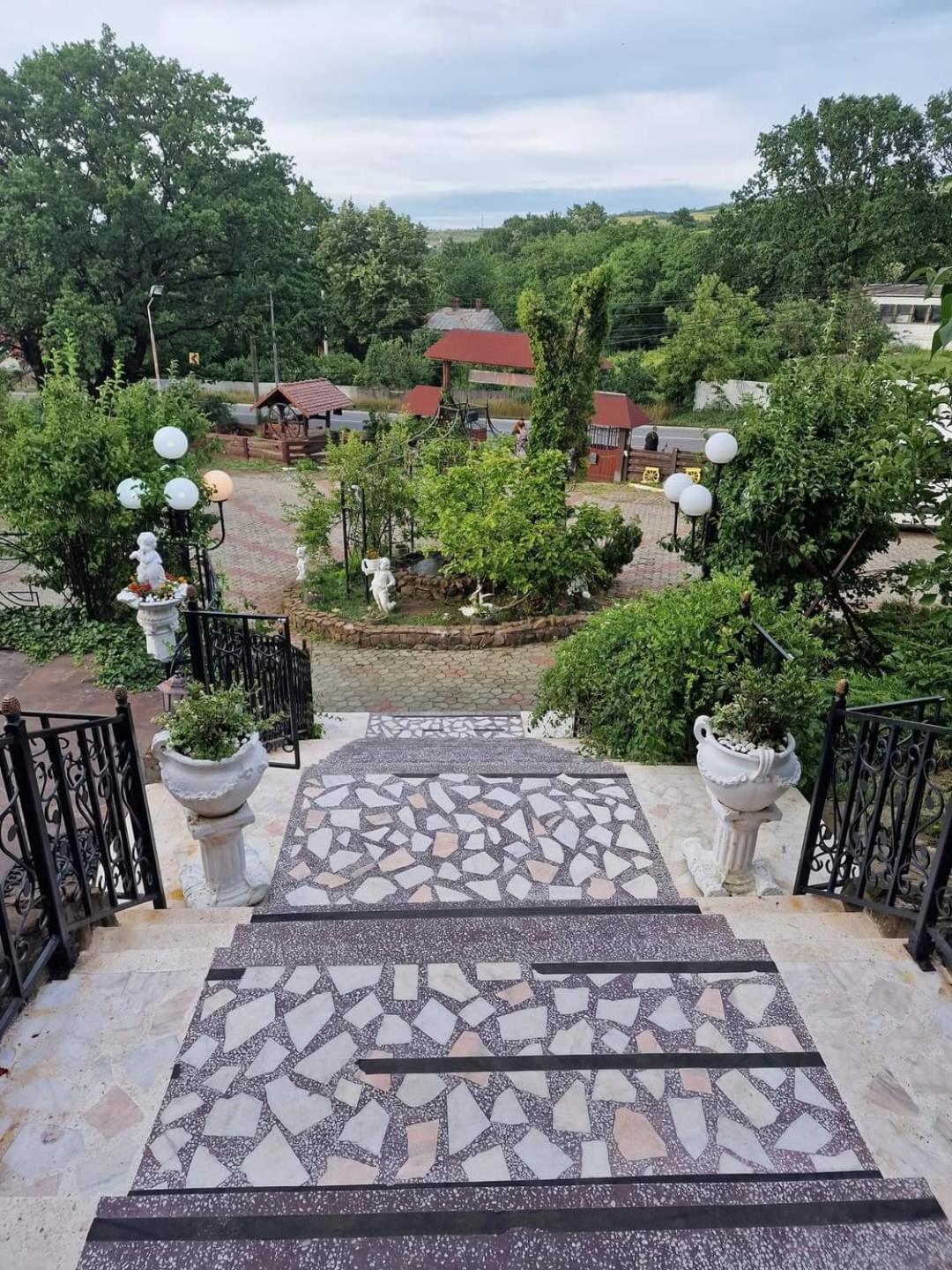 Casa Boiereasca Hotell Iasi Eksteriør bilde