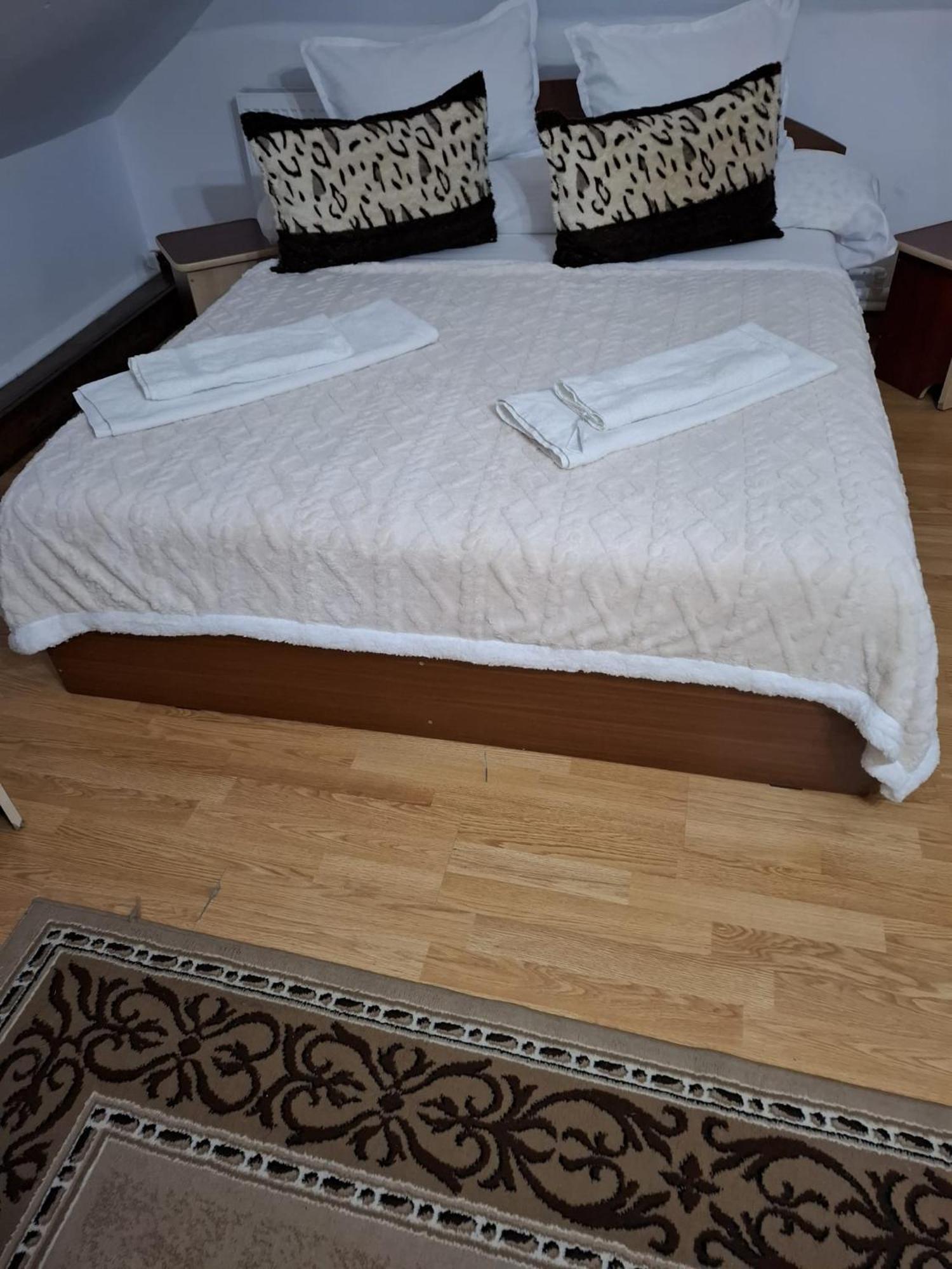 Casa Boiereasca Hotell Iasi Eksteriør bilde
